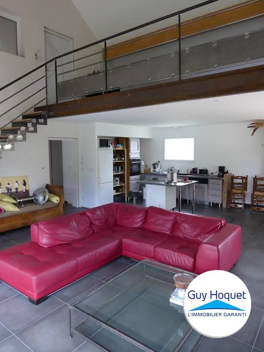 à vendre maison design avec 4 pièces à Loyettes