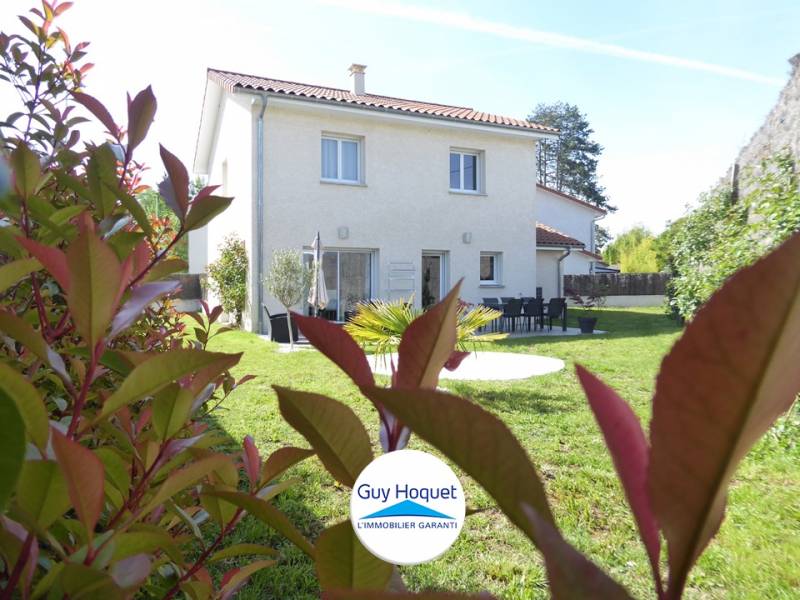 à vendre belle villa moderne avec jardin au calme à Chavanoz